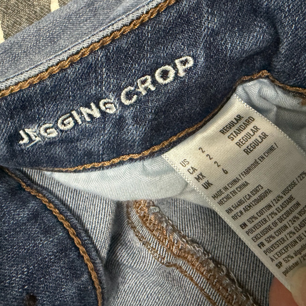 American Eagle Outfitters distressed Jegging Crop denim - Picture 3 of 5